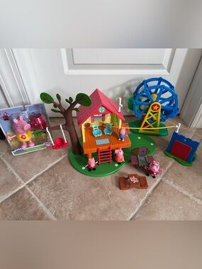 Peppa Pig Toy Lot Treehouse, Ferris Wheel  Figures NIP Peppa Accessories Bundle
